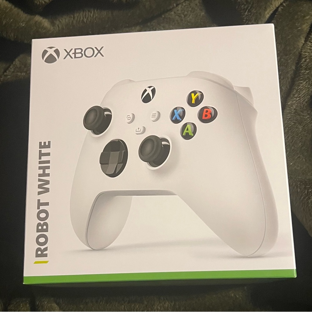 New Unopened Xbox Wireless Controller – Robot White